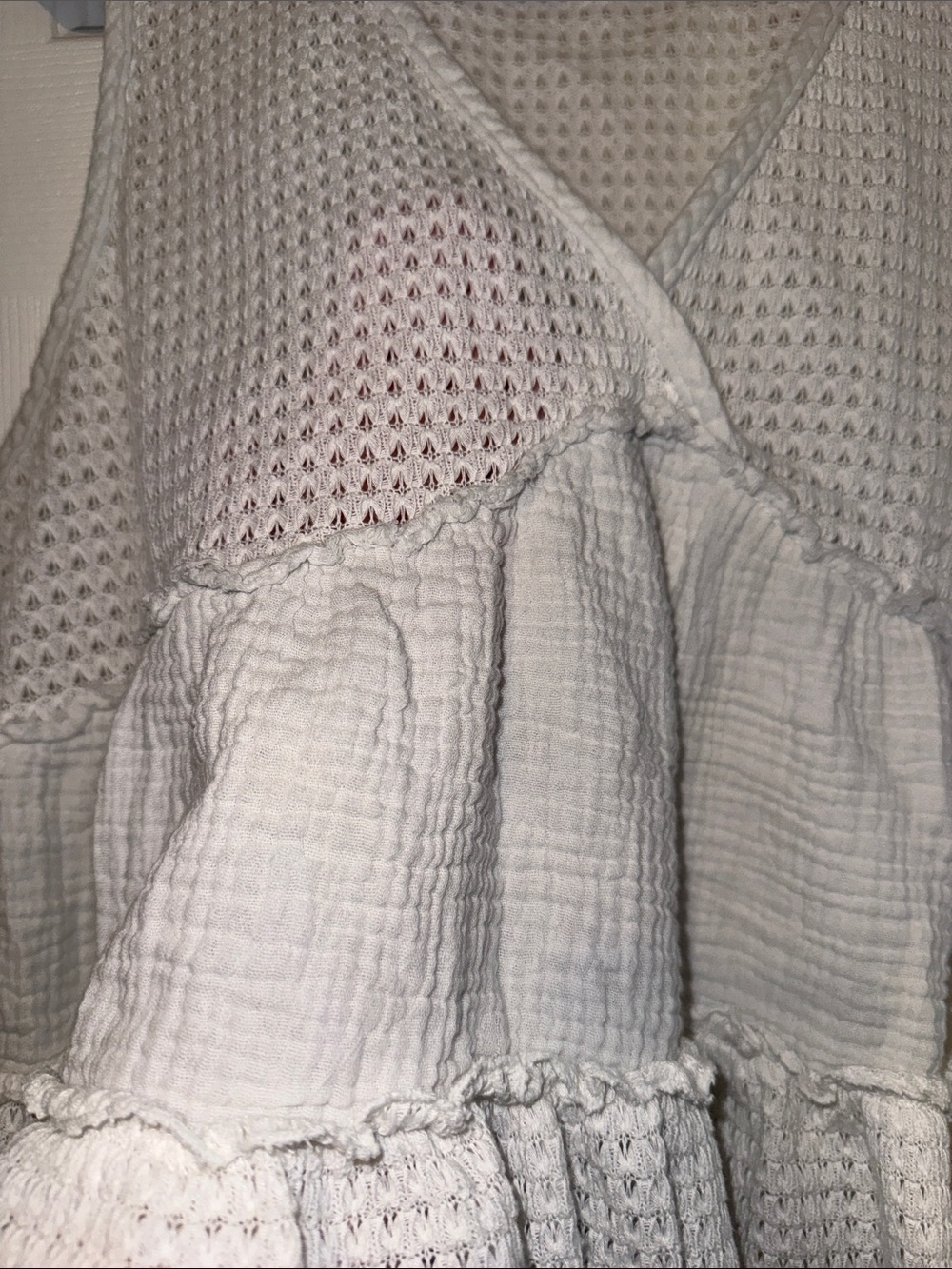 Ultra Flirt White Textured Ruffle Tank - Picture 3 of 4